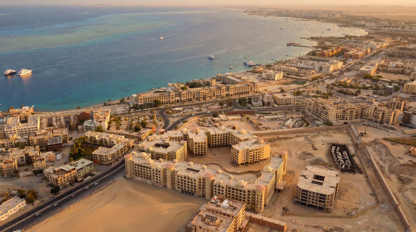 Аэрофотосъёмка побережья и стройплощадки Atlantis Hurghada